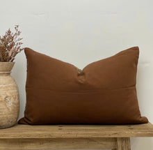 Load image into Gallery viewer, Tussar Heavy Reversible Cushion Cover 40 x 60cm
