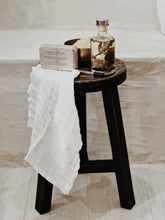 Load image into Gallery viewer, Mesh Hand Towel - White Stonewashed
