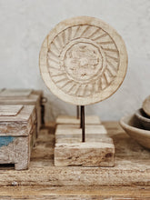 Load image into Gallery viewer, Chapati Vintage Stand
