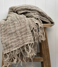 Load image into Gallery viewer, Clover Natural Handloomed Throw With Fringe
