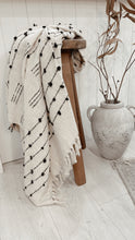 Load image into Gallery viewer, Aryan Handwoven Cotton Throw.
